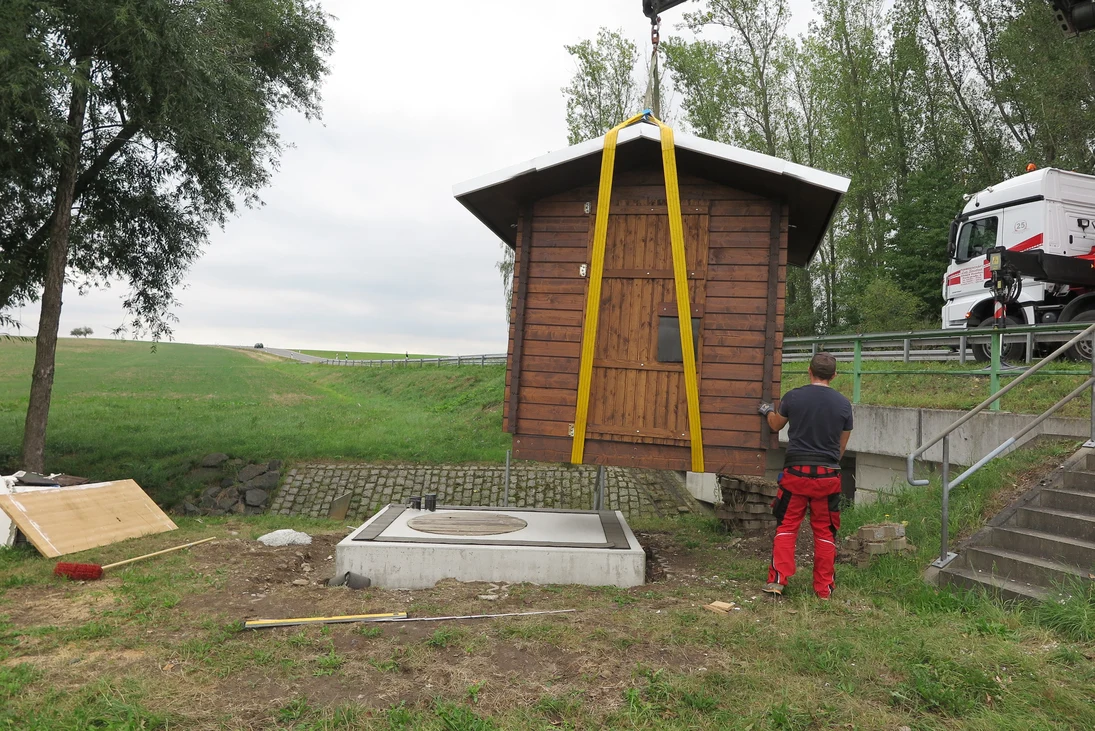 Anlieferung neues Pegelhaus Großbardau